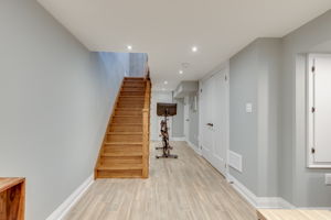  319 Queensdale Ave, Toronto, ON M4C 2B7, US Photo 30
