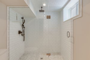  319 Queensdale Ave, Toronto, ON M4C 2B7, US Photo 34