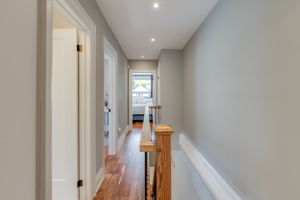  319 Queensdale Ave, Toronto, ON M4C 2B7, US Photo 18