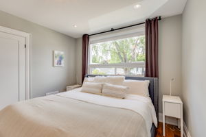  319 Queensdale Ave, Toronto, ON M4C 2B7, US Photo 24