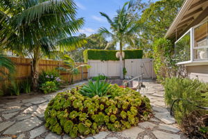 27-Side Patio