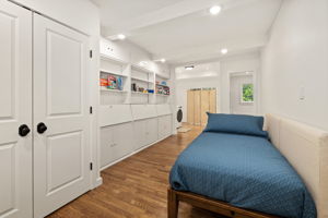  Photo 44