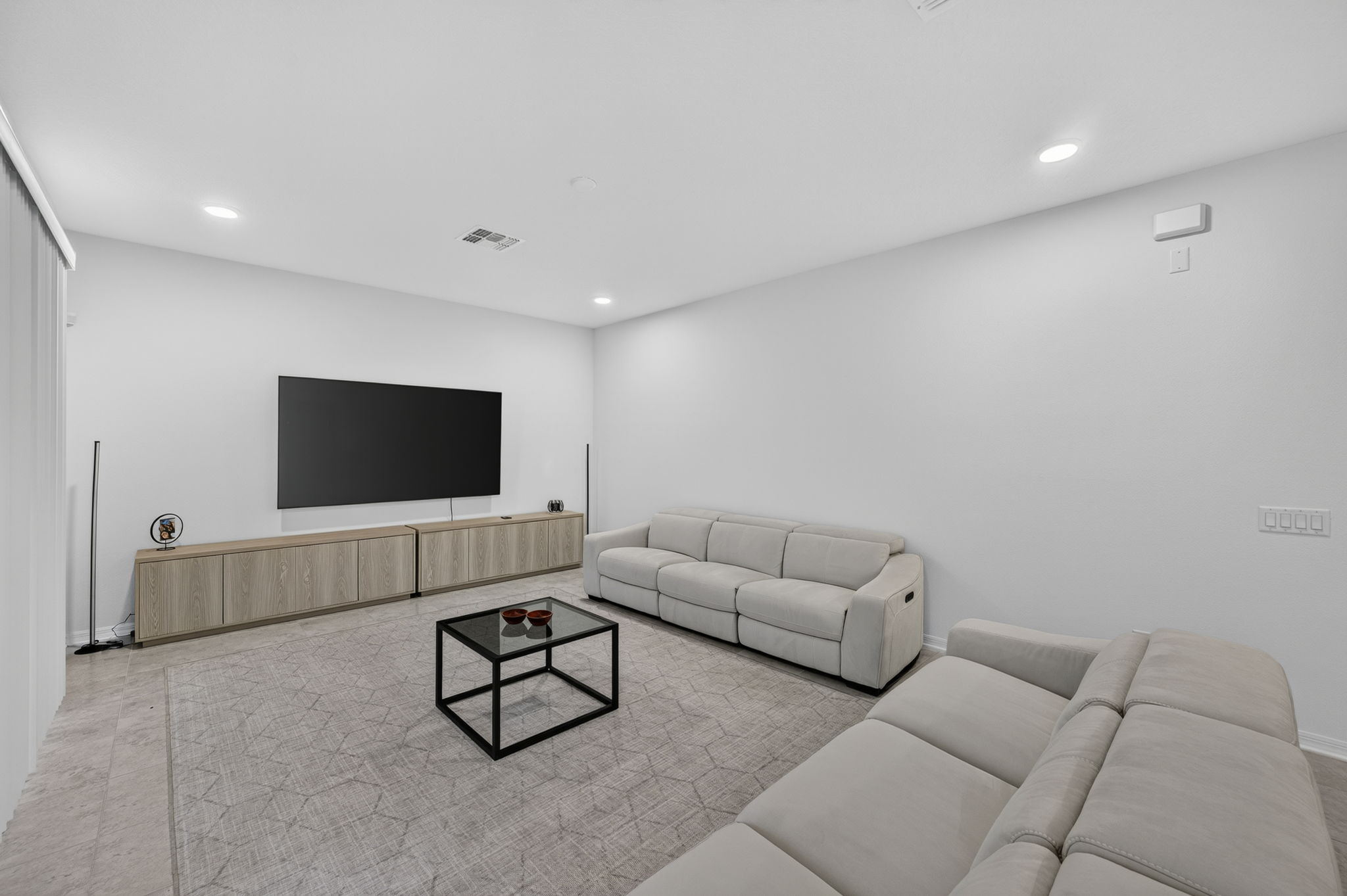 Interiors (20)