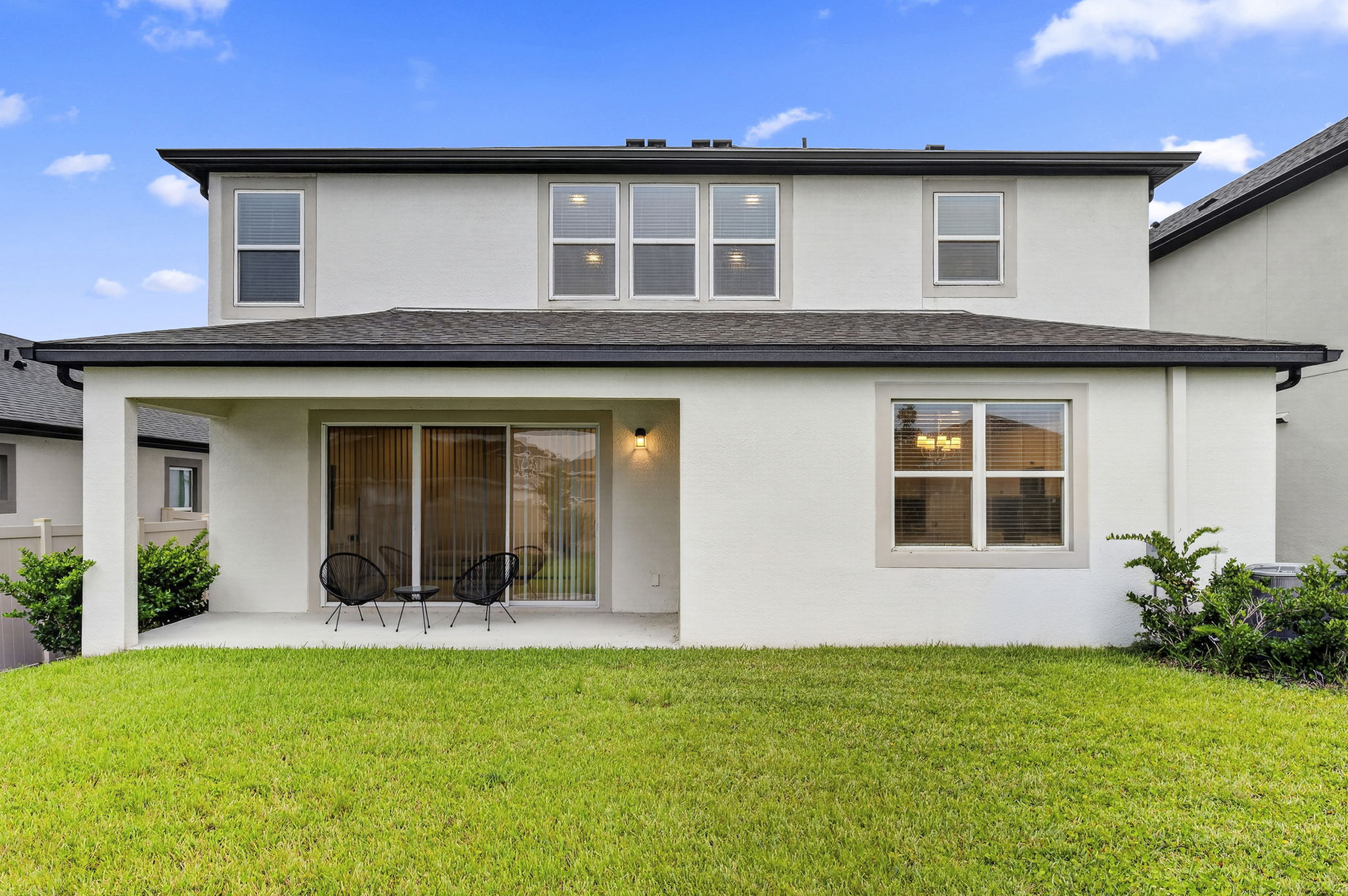 Rear Exteriors (6)