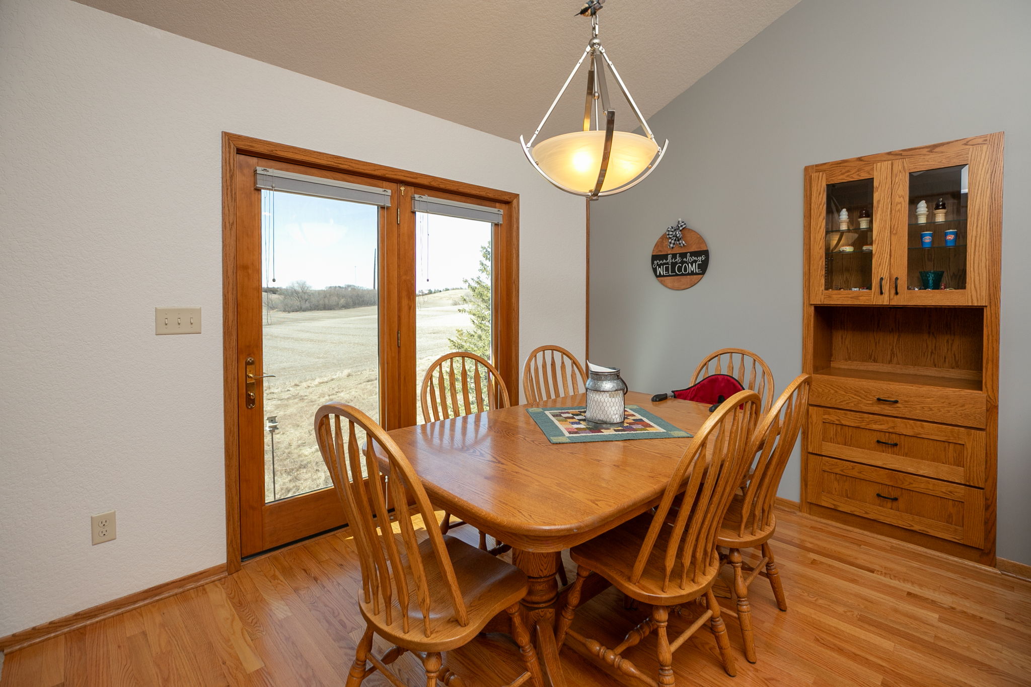 09-Dining Room