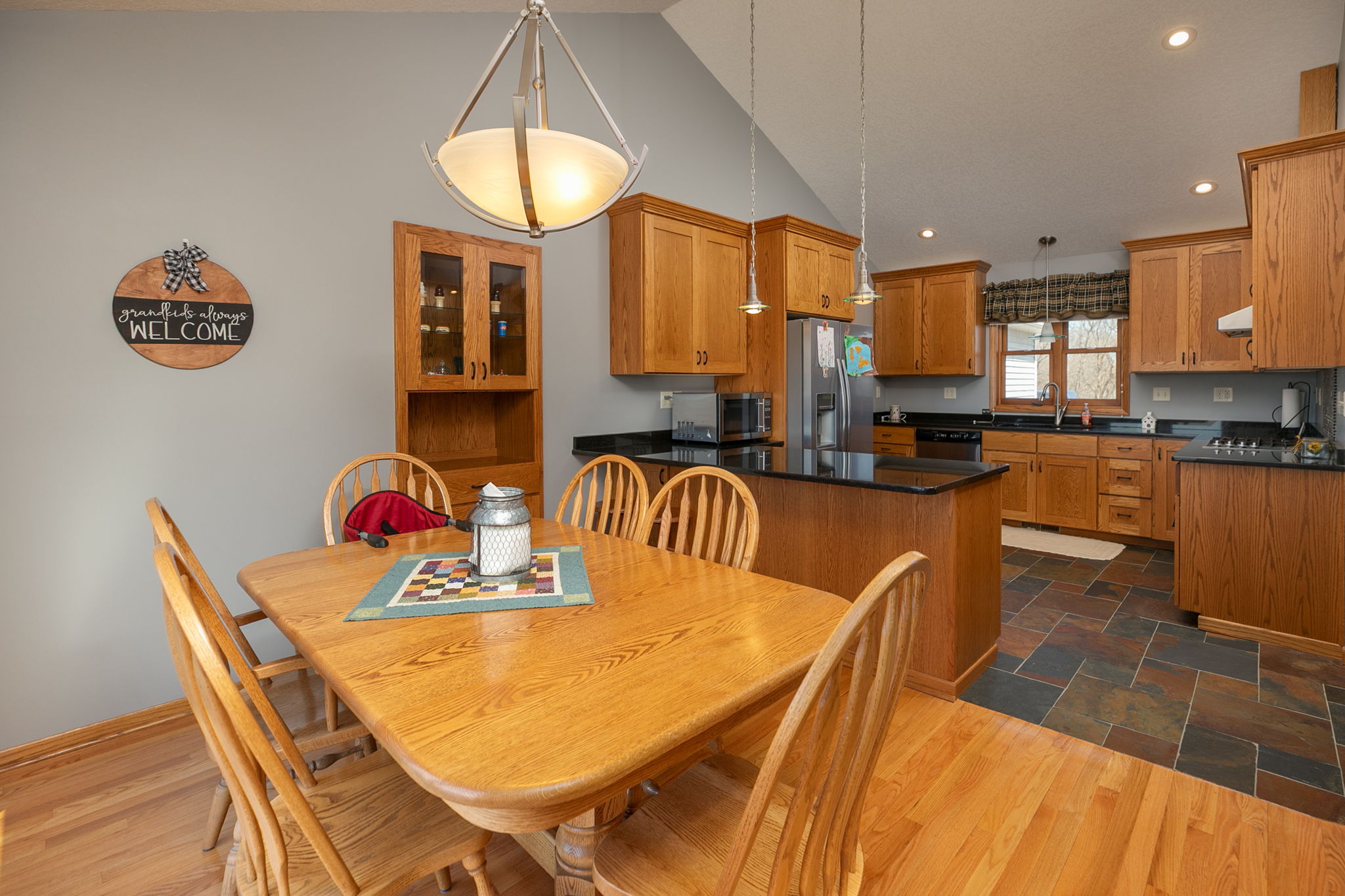 10-Dining Room