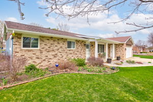 3197 Arbutus Dr, Saginaw, MI 48603, USA Photo 3