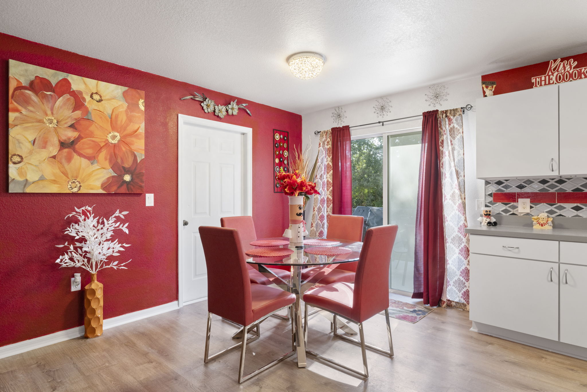 Dining Area 1