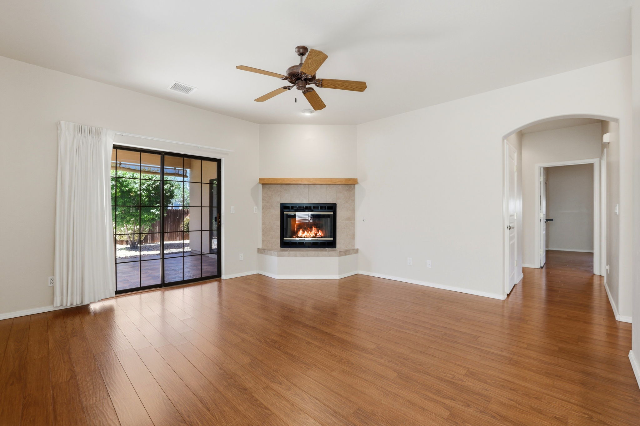 Living Room (2)