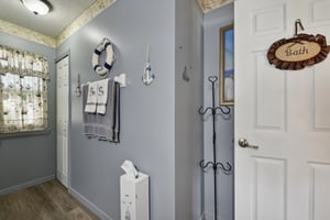 Urmey Ave-044.jpg
