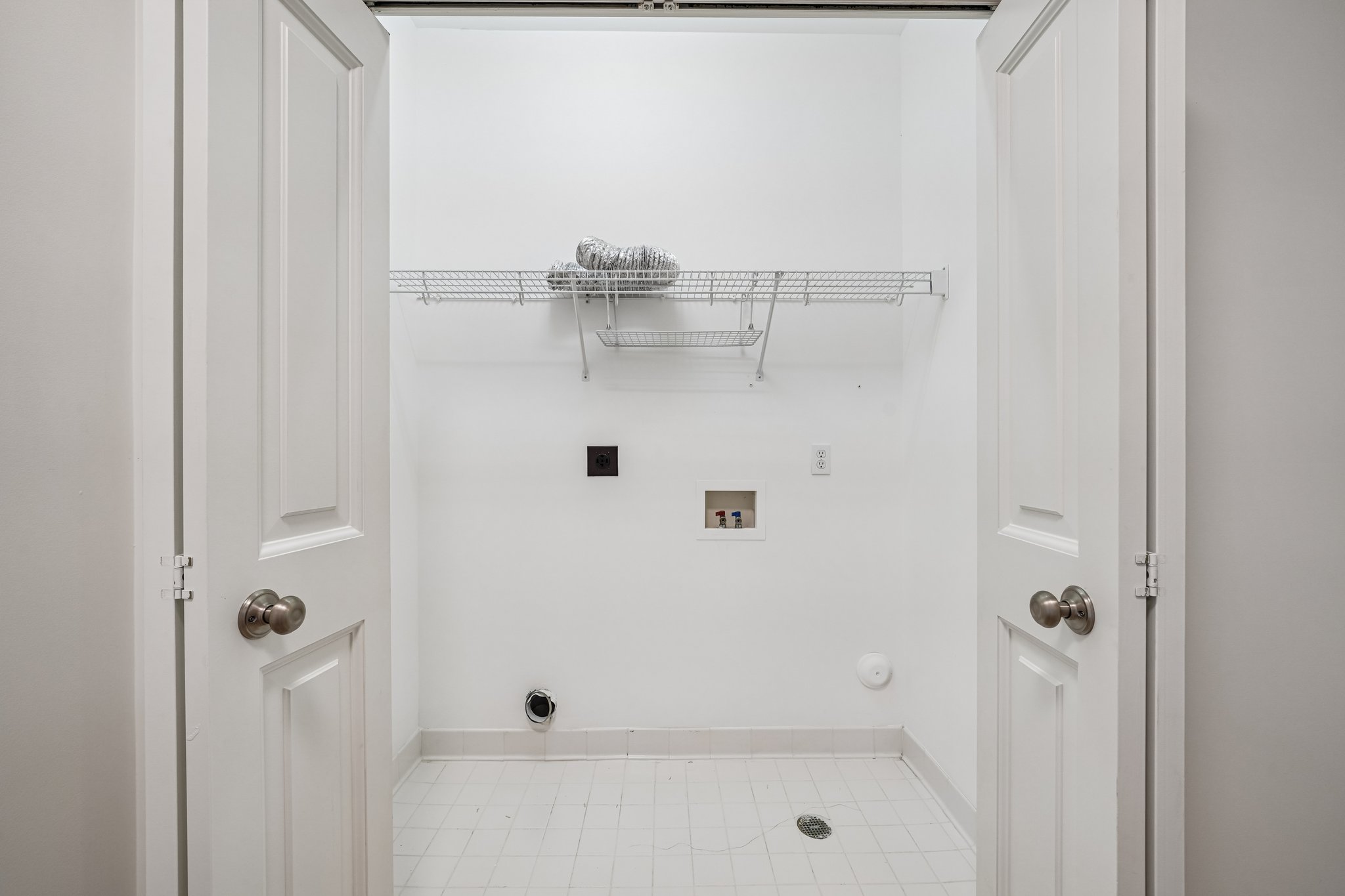Abbott Sq-S1006-025.jpg