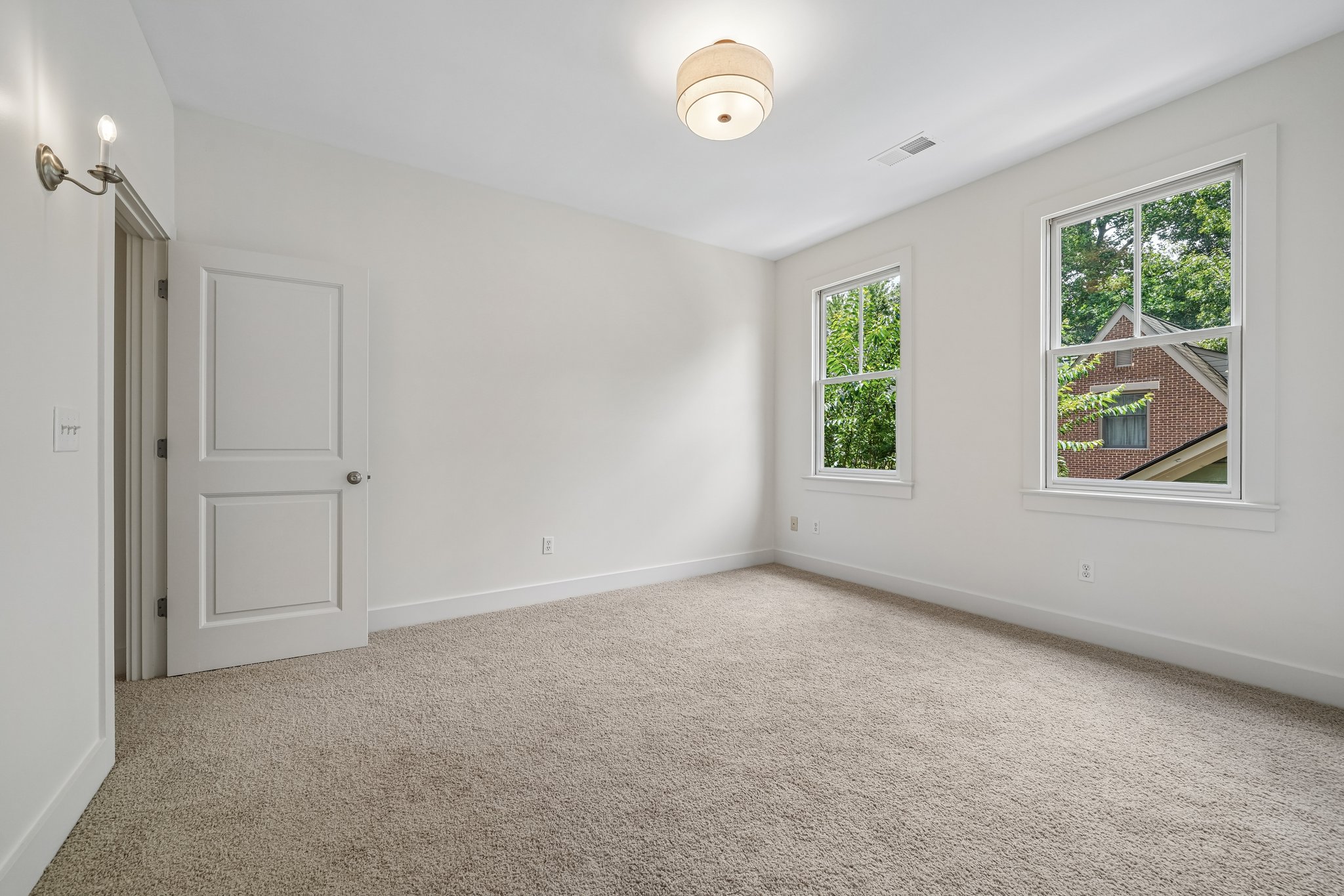 Abbott Sq-S1006-031.jpg