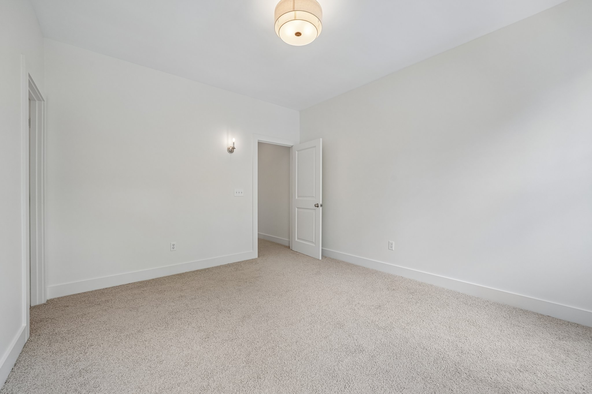 Abbott Sq-S1006-032.jpg