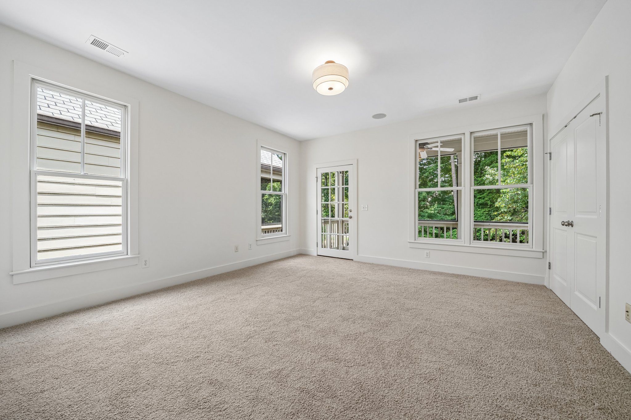 Abbott Sq-S1006-034.jpg