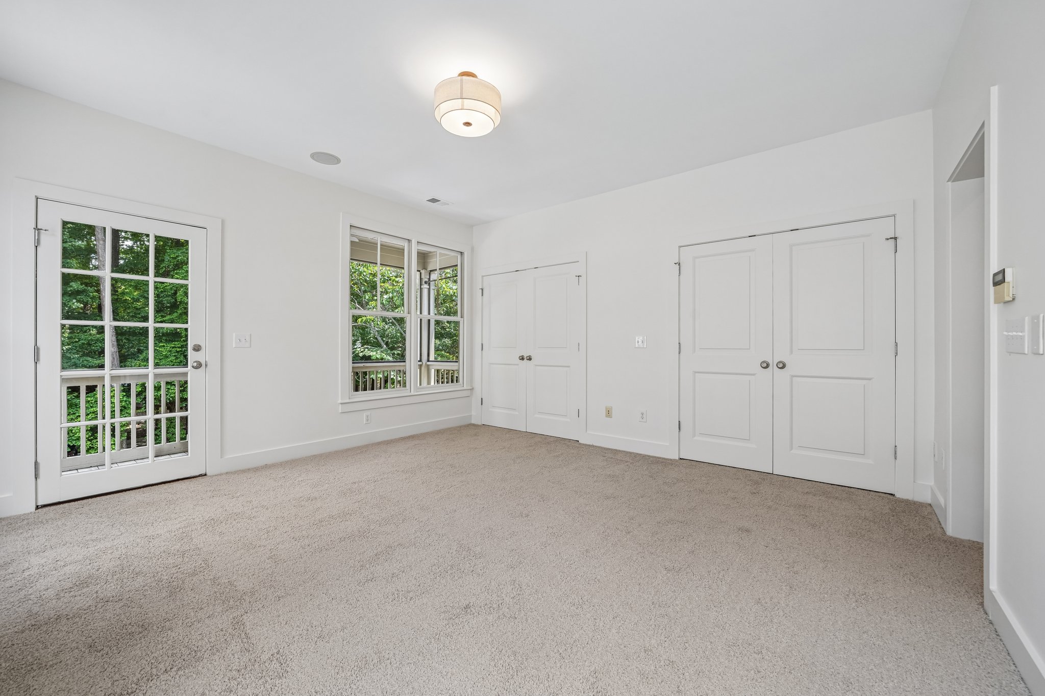 Abbott Sq-S1006-037.jpg