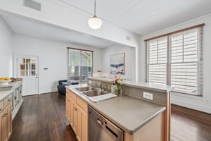 Abbott Sq-S1006-021.jpg