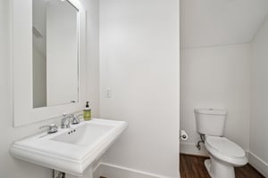 Abbott Sq-S1006-022.jpg