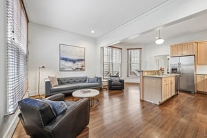 Abbott Sq-S1006-023.jpg