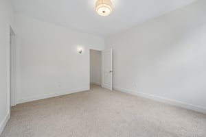 Abbott Sq-S1006-032.jpg