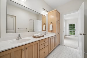 Abbott Sq-S1006-039.jpg