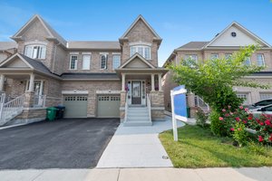 32 Banbridge Cres