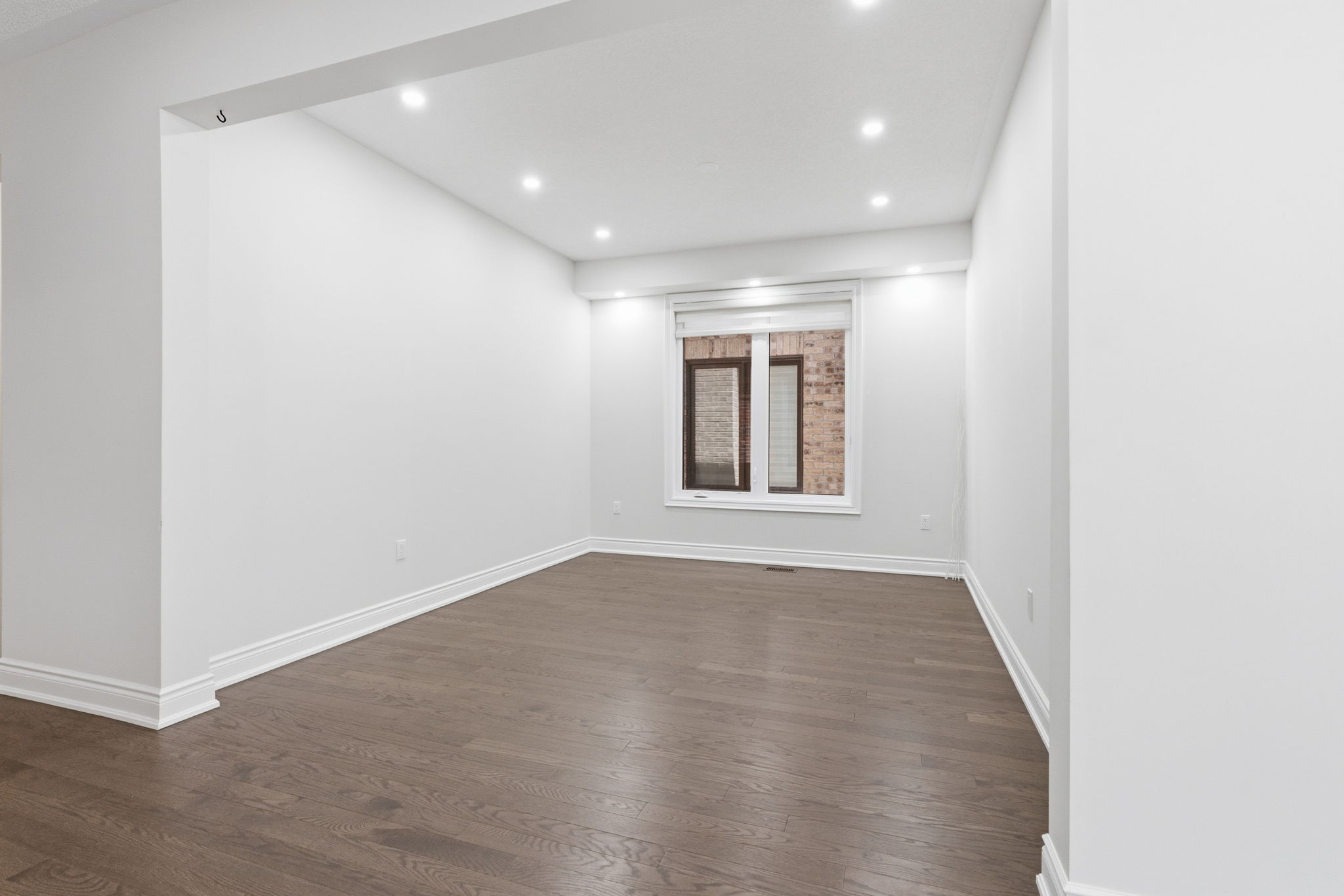 Property in Brampton — delivered property photograph 8