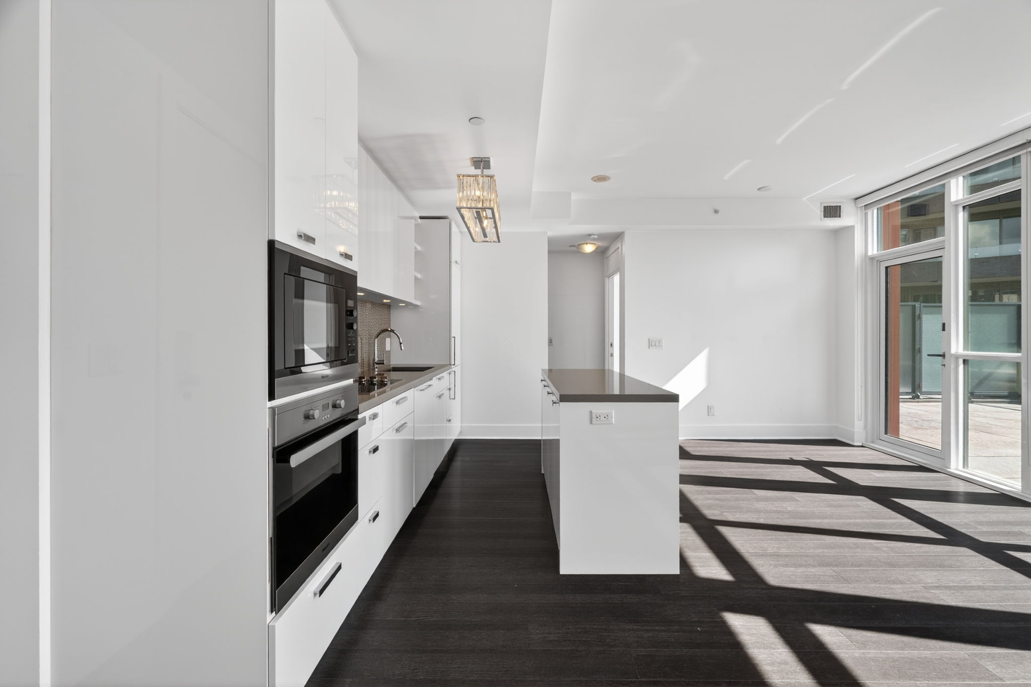 32 Davenport Rd 303 Toronto, ON M5R 0A5