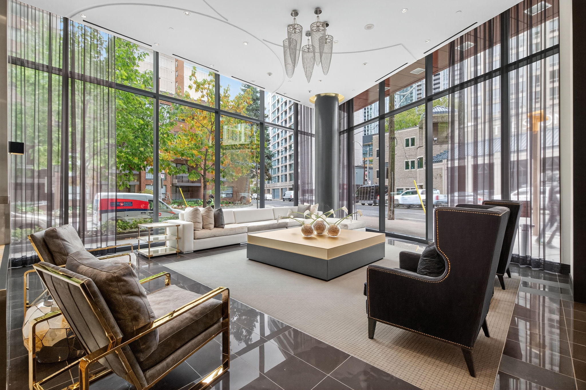 32 Davenport Rd Unit 2207 Toronto, ON M5R 0B5