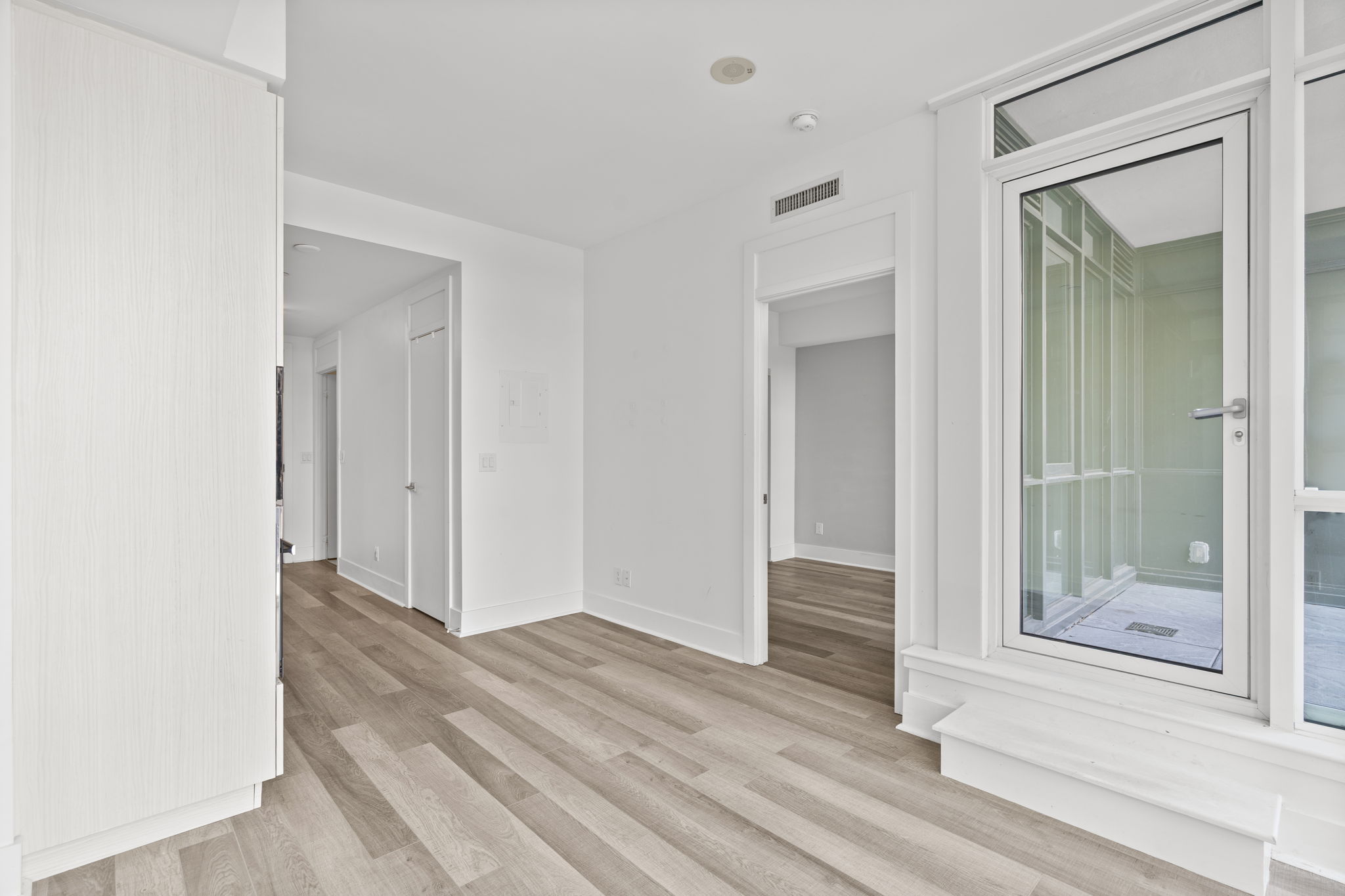 32 Davenport Rd Unit 306 Toronto, ON M5R 0B5