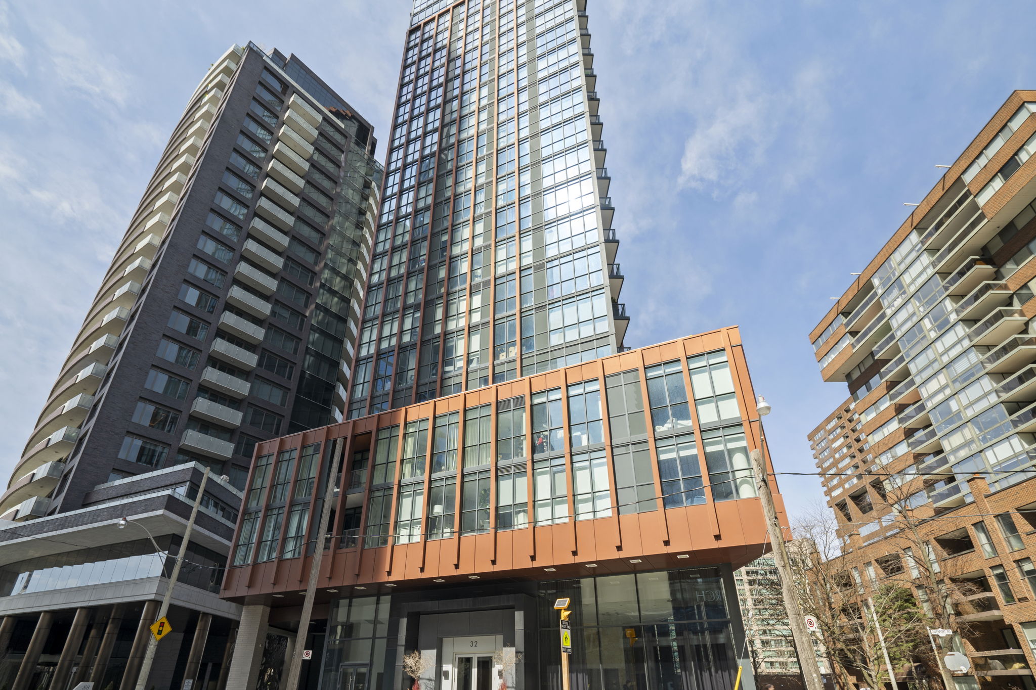 32 Davenport Rd Unit 306 Toronto, ON M5R 0B5