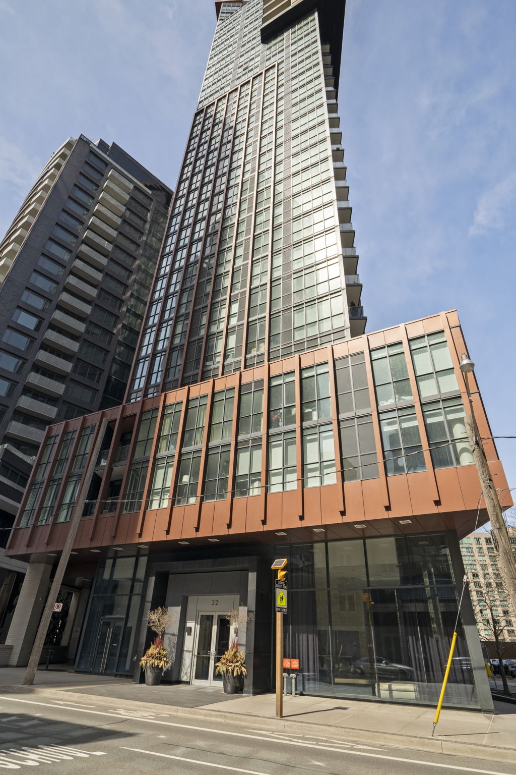 32 Davenport Rd Unit 306 Toronto, ON M5R 0B5