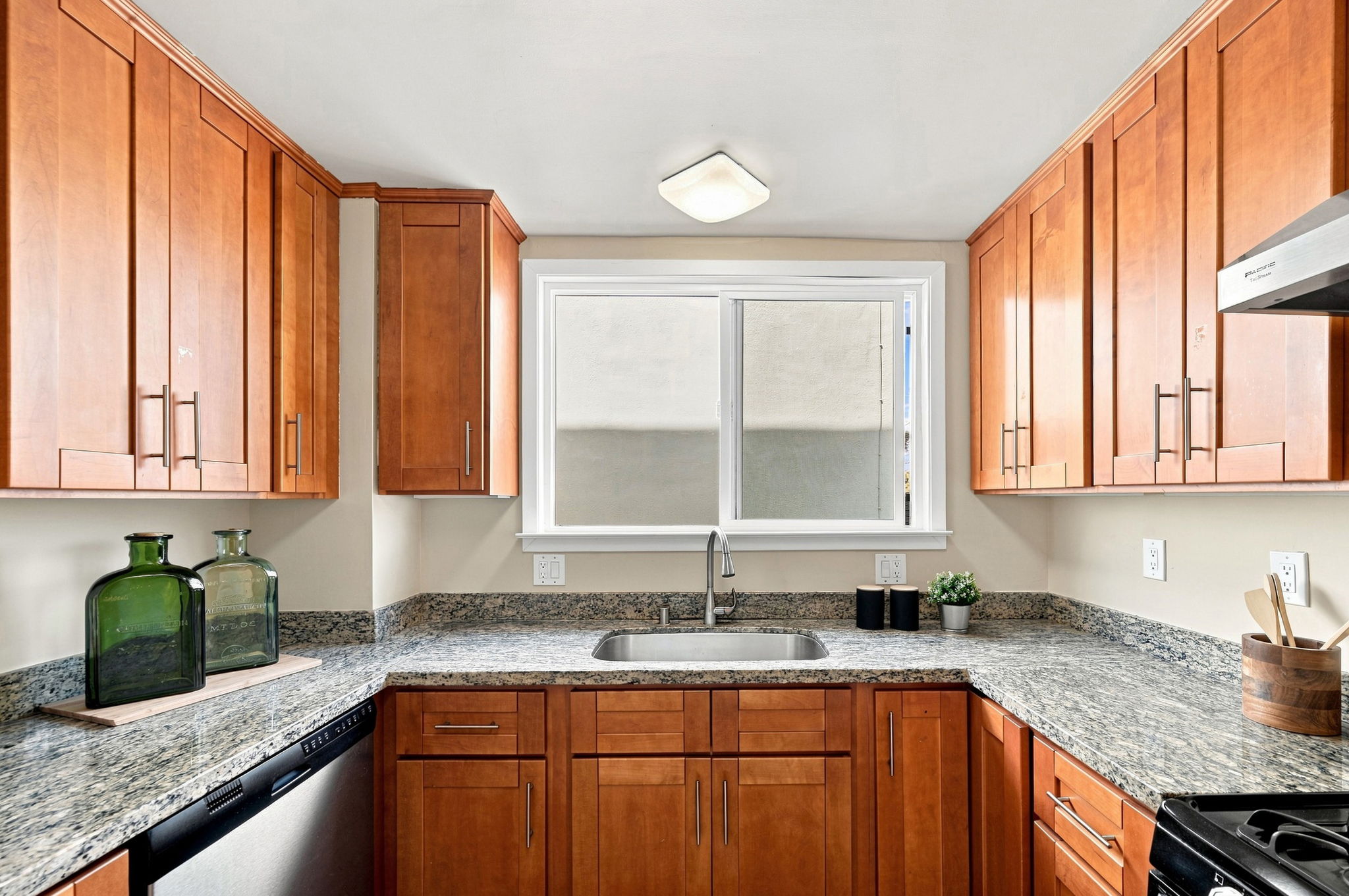 013_F8_32 Eastgate Dr