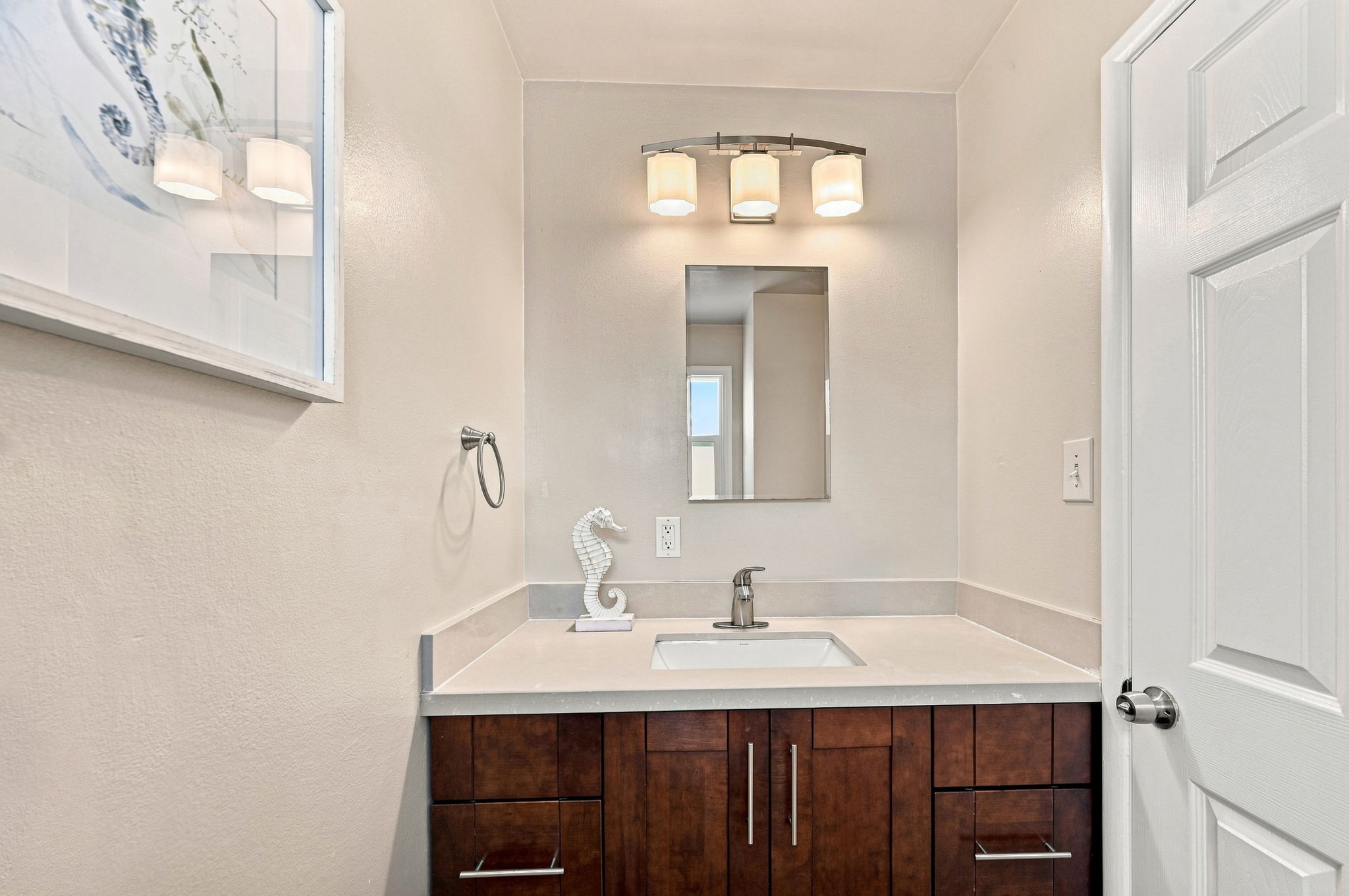 038_F8_32 Eastgate Dr