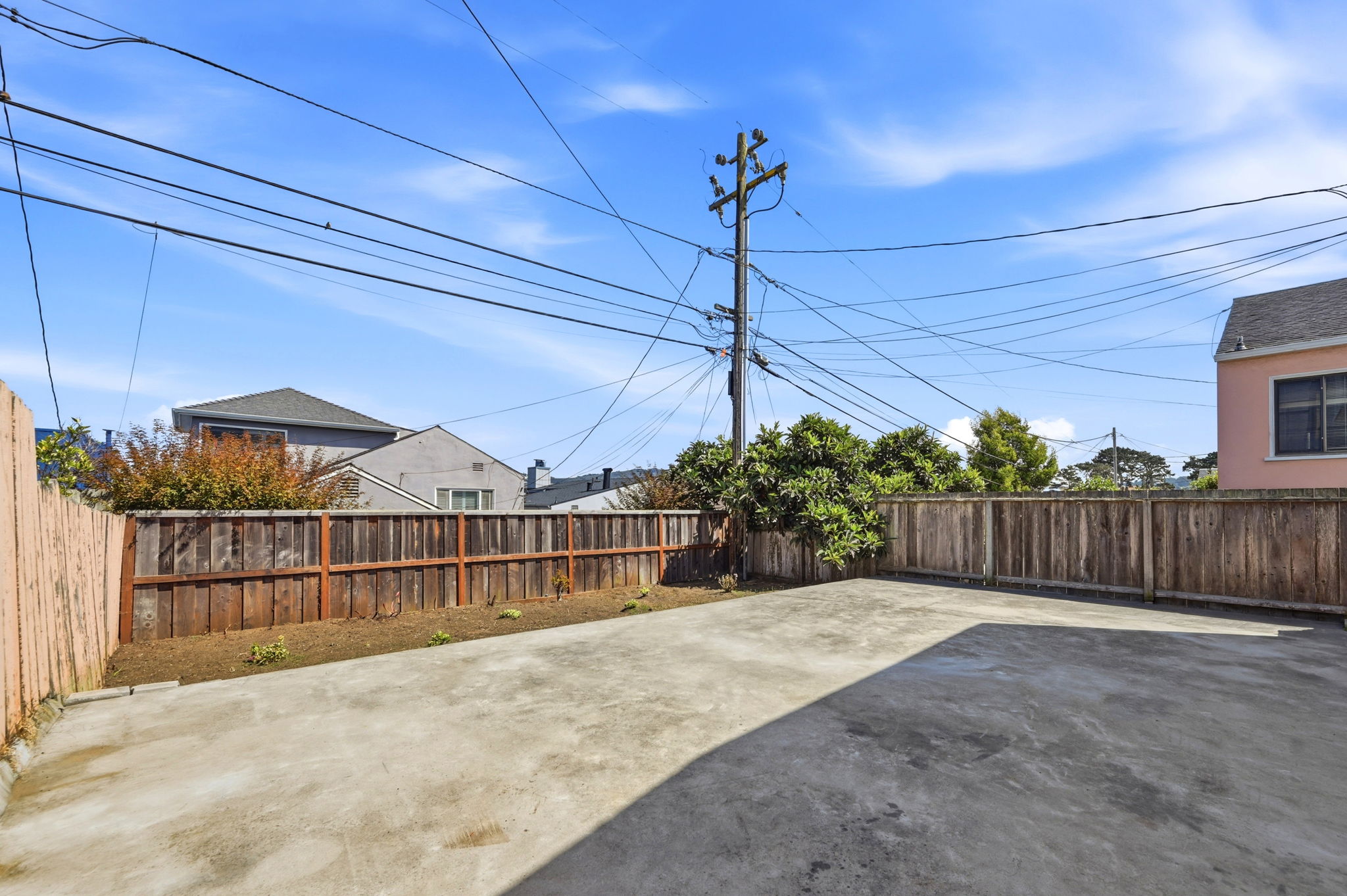 042_F8_32 Eastgate Dr
