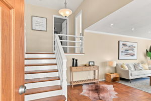 005_F8_32 Eastgate Dr