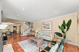 007_F8_32 Eastgate Dr