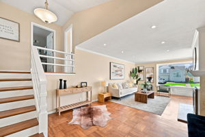 017_F8_32 Eastgate Dr