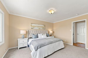 025_F8_32 Eastgate Dr