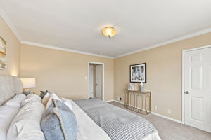 026_F8_32 Eastgate Dr