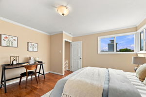 030_F8_32 Eastgate Dr