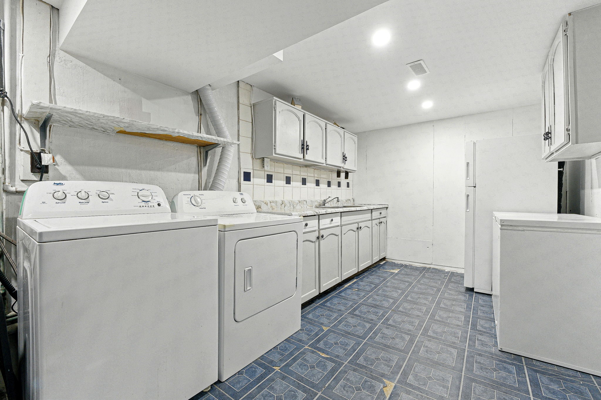  Photo 41