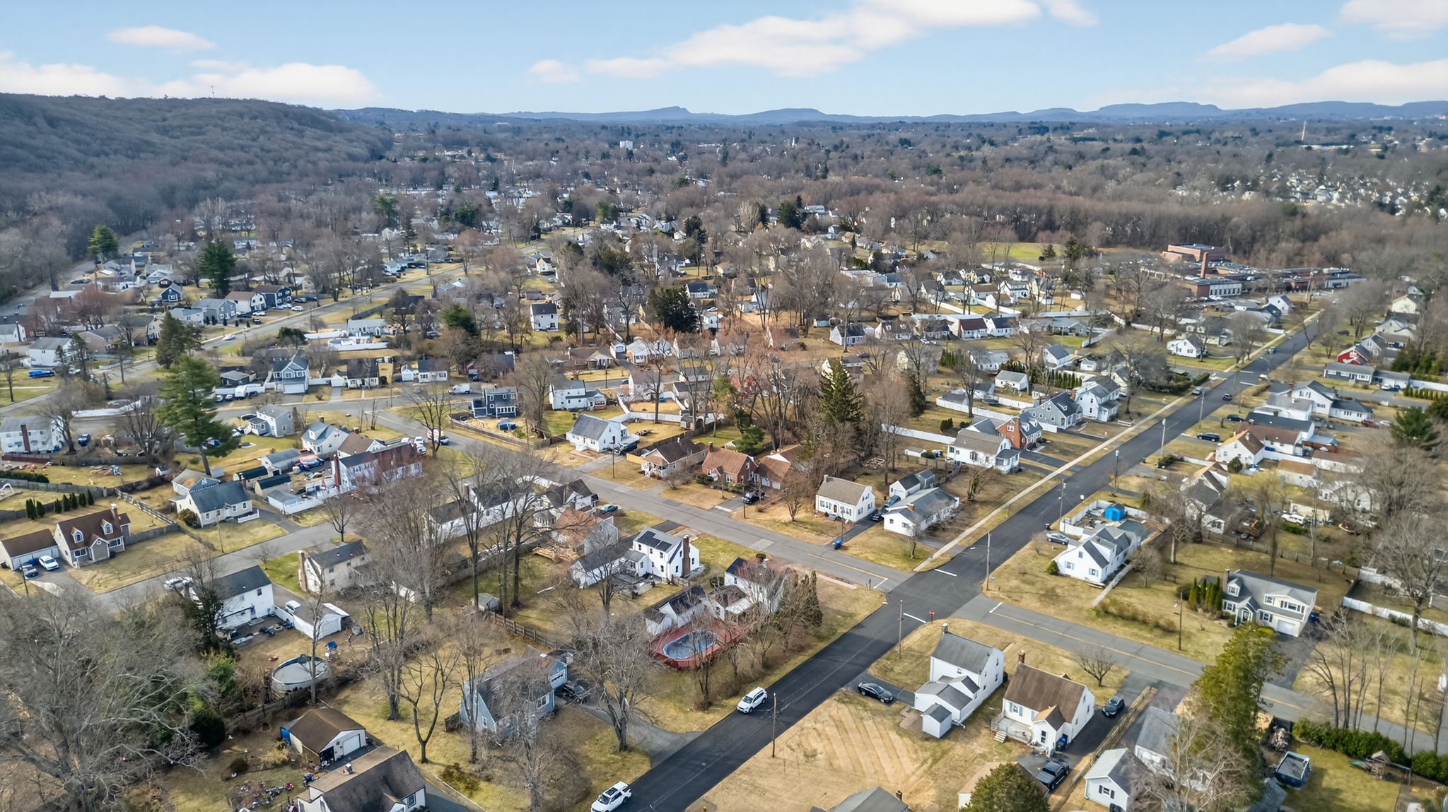 32 Garvan St, Newington, CT 06111