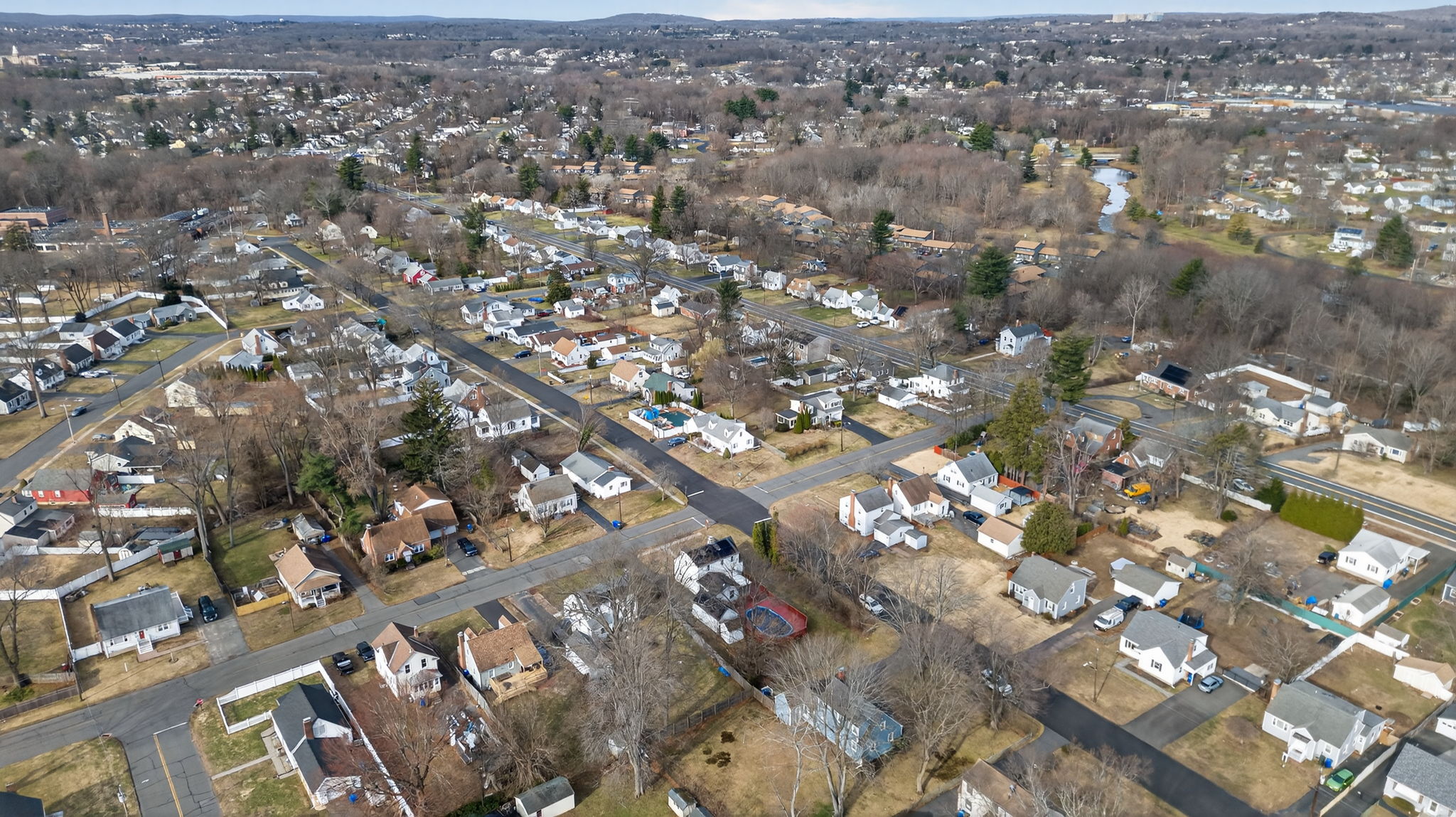 32 Garvan St, Newington, CT 06111