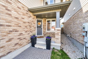 Front Porch/Entrance