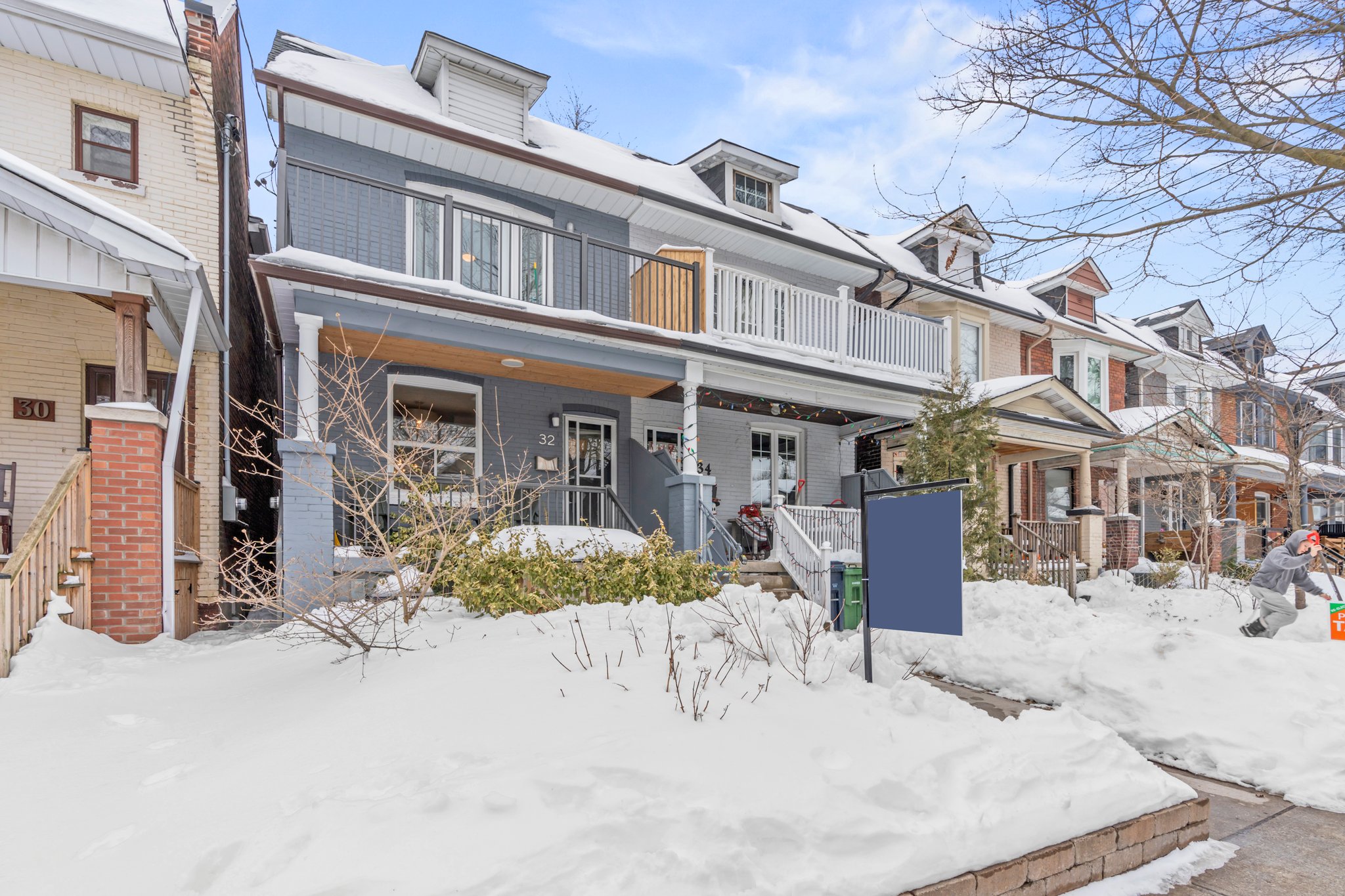 32 Monarch Park Ave Toronto, ON M4J 4P8