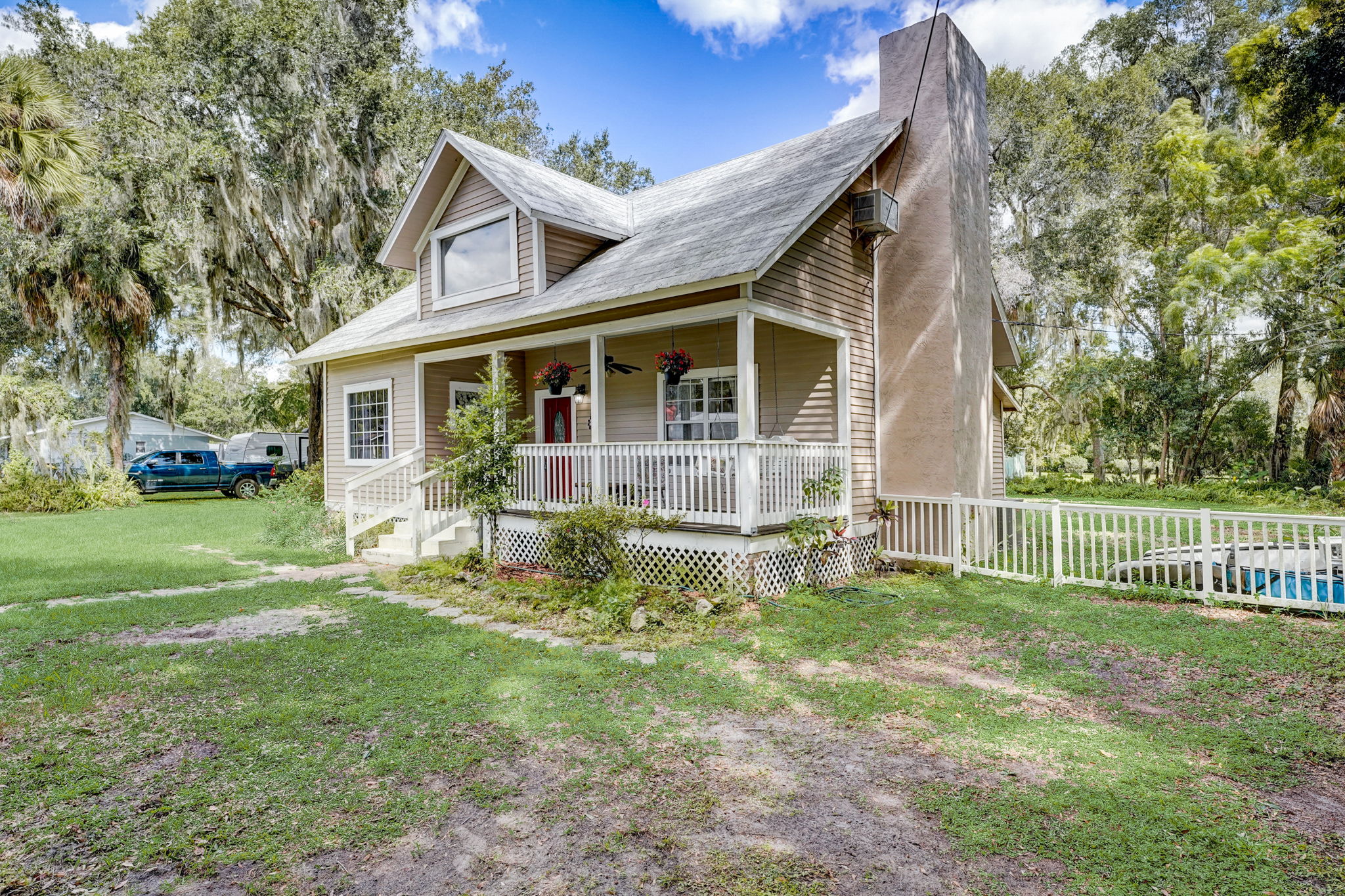 32 N Orange Ave, Umatilla, FL 32784 ShowingTime+ Listing Media Services