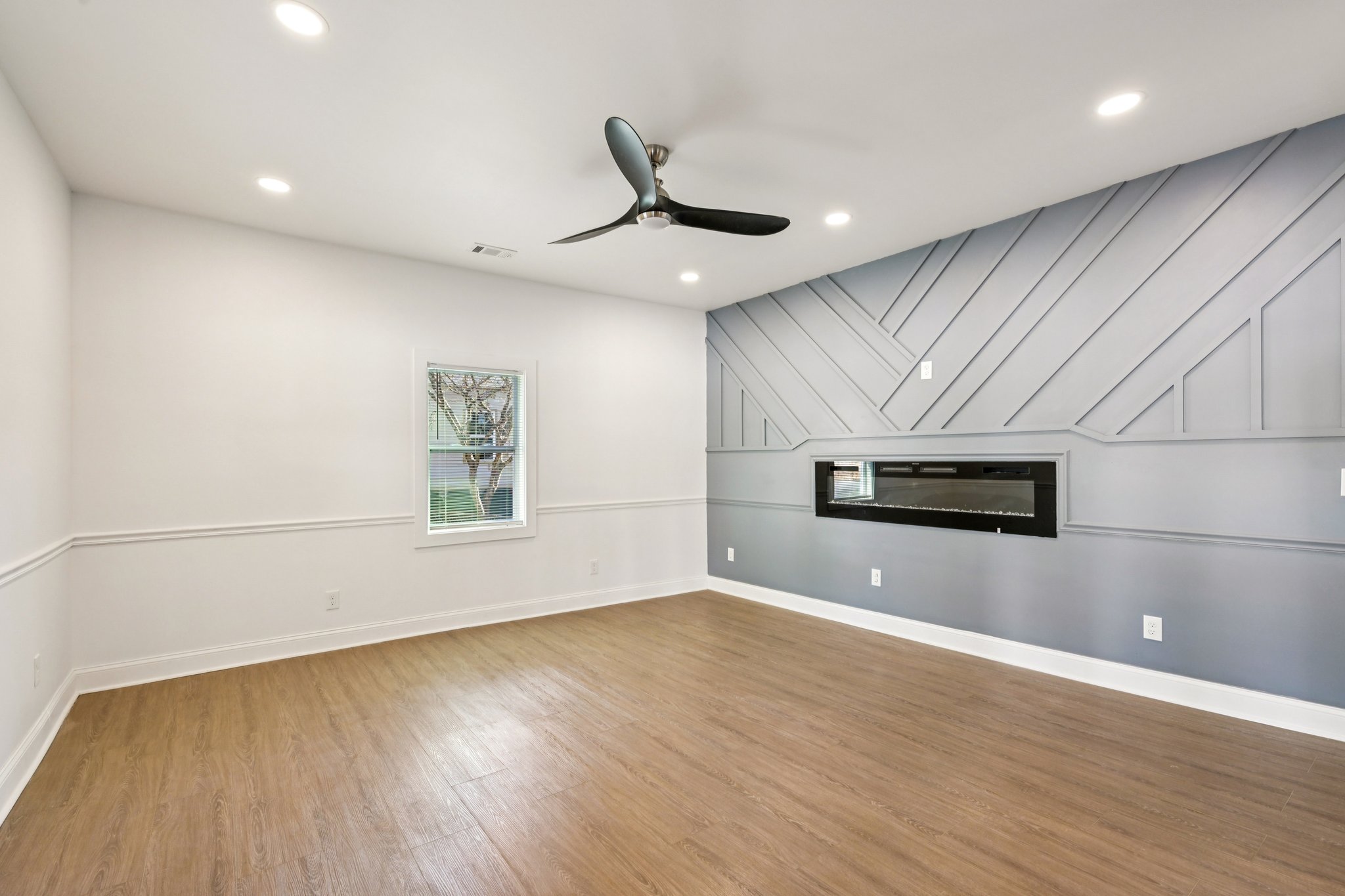 Pine St-S2411-006.jpg