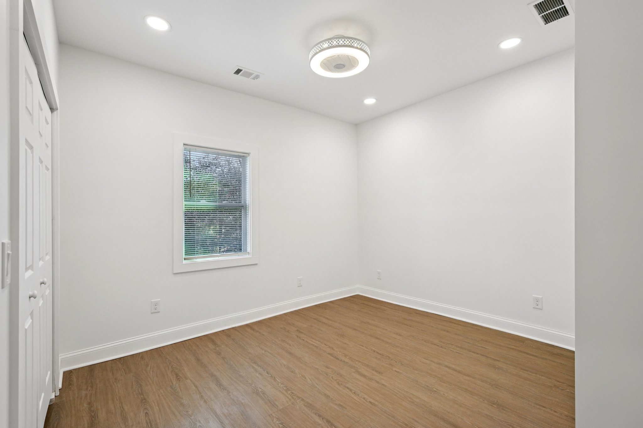 Pine St-S2411-023.jpg