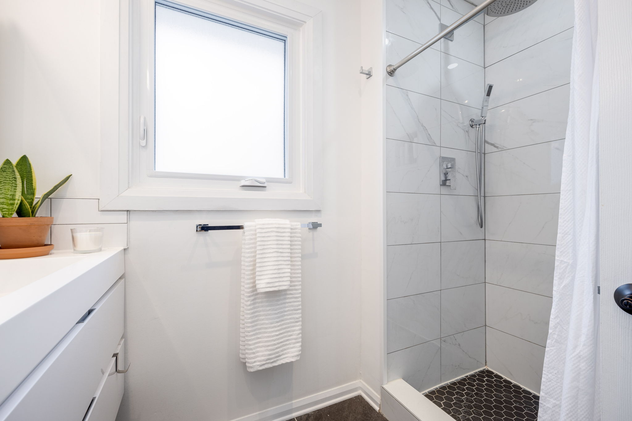 Toronto property showcase — delivered property photograph 16
