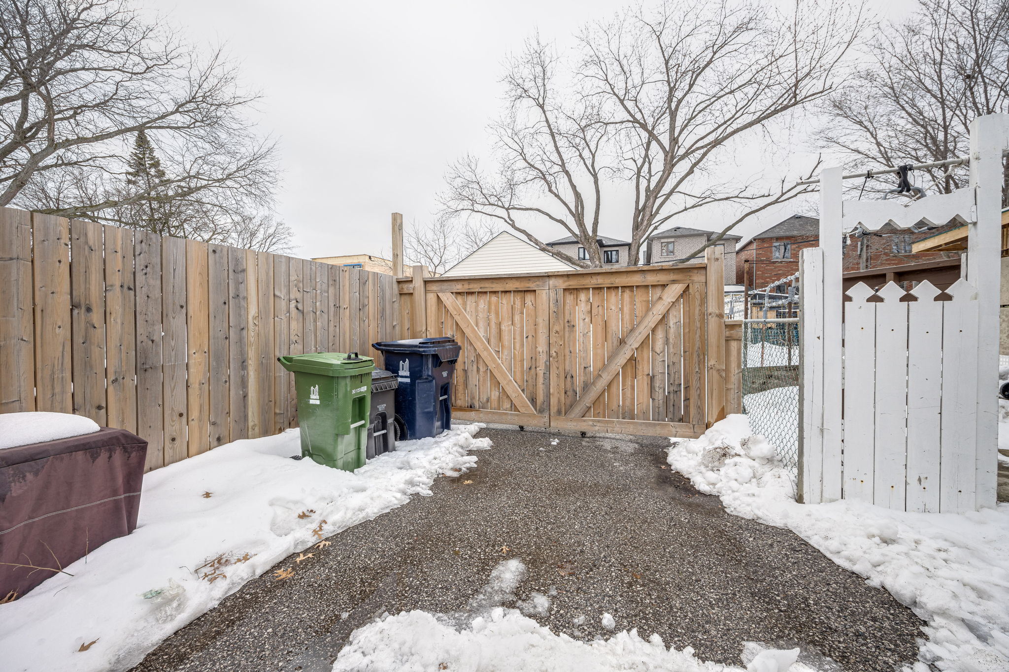 Toronto property showcase — delivered property photograph 34